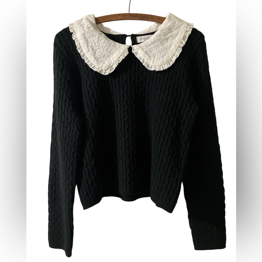 New without Tags Sweater All In Favor Size L Peter Pan Collar Black and White